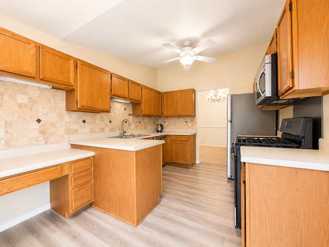 174 E Bluewater Lane 288, Vernon Hills, IL 60061