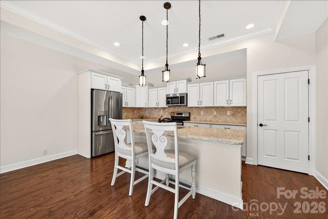 1012 Avalon Place, Matthews, NC 28104