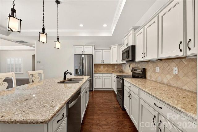 1012 Avalon Place, Matthews, NC 28104