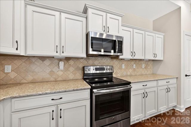 1012 Avalon Place, Matthews, NC 28104