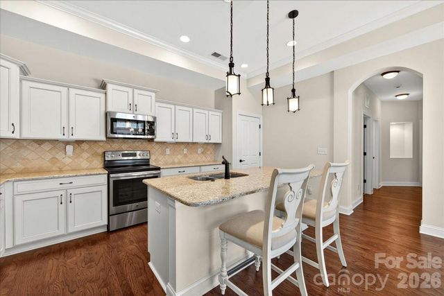 1012 Avalon Place, Matthews, NC 28104