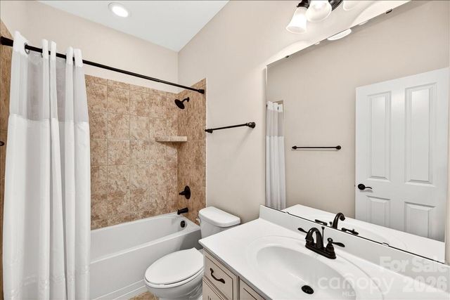 1012 Avalon Place, Matthews, NC 28104