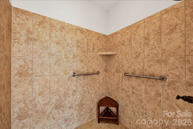 1012 Avalon Place, Matthews, NC 28104