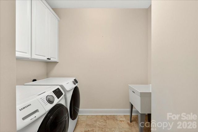 1012 Avalon Place, Matthews, NC 28104