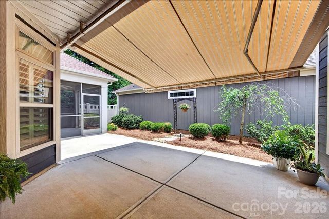 1012 Avalon Place, Matthews, NC 28104