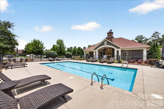 1012 Avalon Place, Matthews, NC 28104