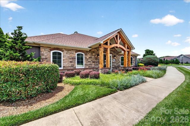 1012 Avalon Place, Matthews, NC 28104