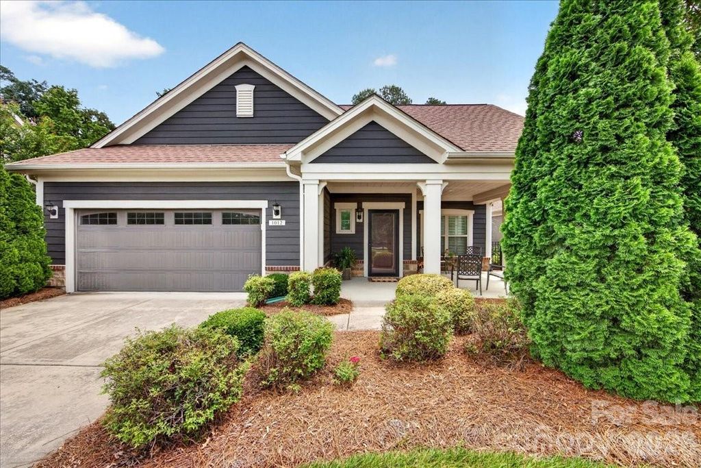 1012 Avalon Place, Matthews, NC 28104