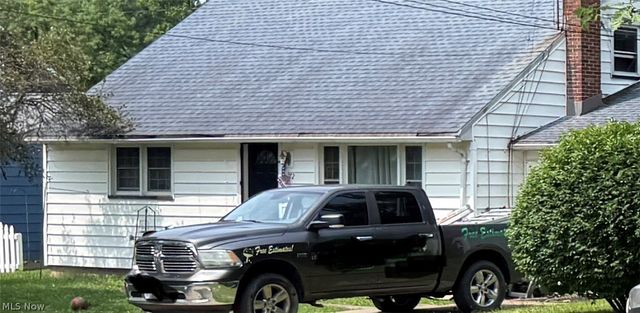 3972 Hopkins Road, Youngstown, OH 44511