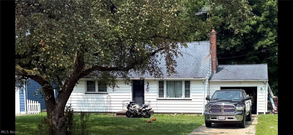 3972 Hopkins Road, Youngstown, OH 44511