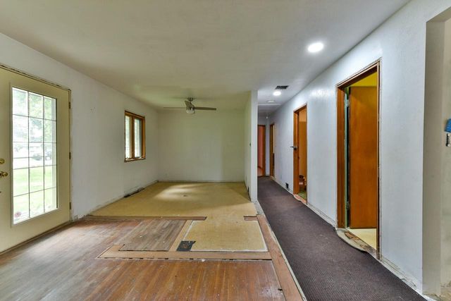 8974 S Chicago ROAD, Oak Creek, WI 53154