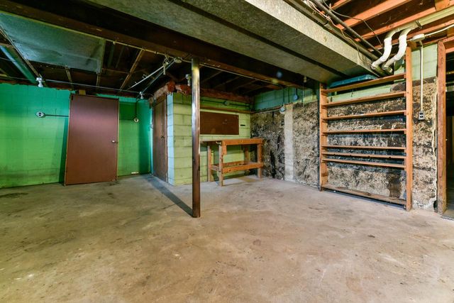 8974 S Chicago ROAD, Oak Creek, WI 53154