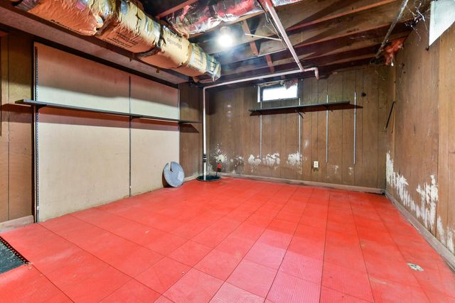 8974 S Chicago ROAD, Oak Creek, WI 53154