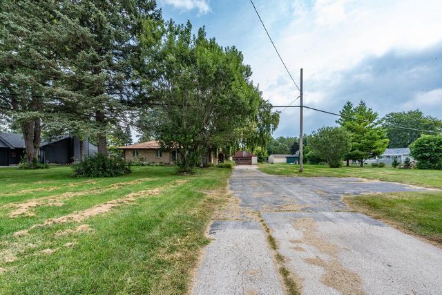 8974 S Chicago ROAD, Oak Creek, WI 53154