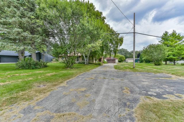 8974 S Chicago ROAD, Oak Creek, WI 53154