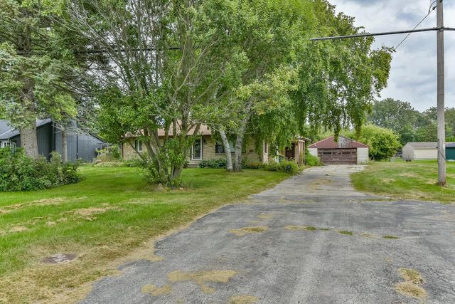 8974 S Chicago ROAD, Oak Creek, WI 53154