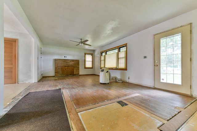 8974 S Chicago ROAD, Oak Creek, WI 53154