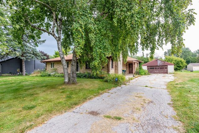 8974 S Chicago ROAD, Oak Creek, WI 53154