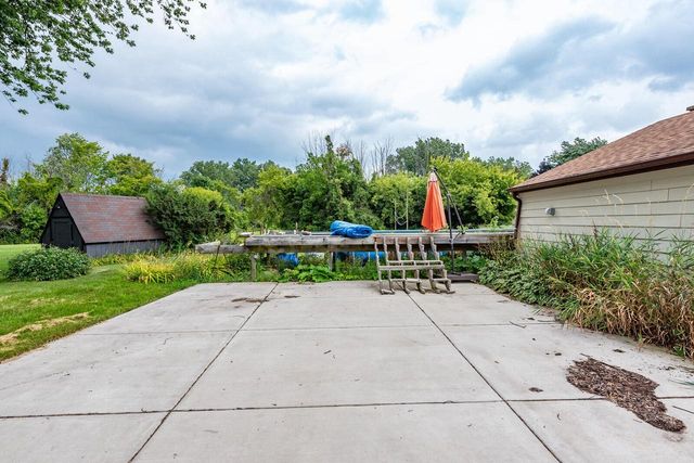 8974 S Chicago ROAD, Oak Creek, WI 53154