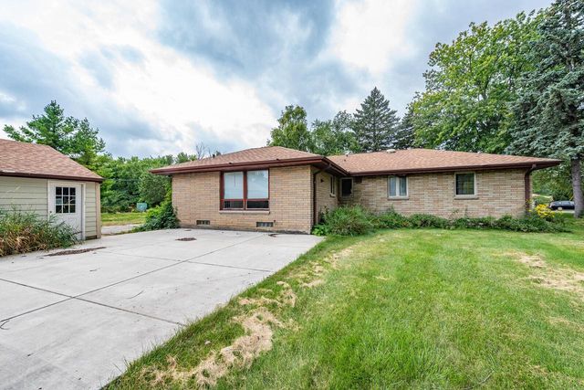 8974 S Chicago ROAD, Oak Creek, WI 53154