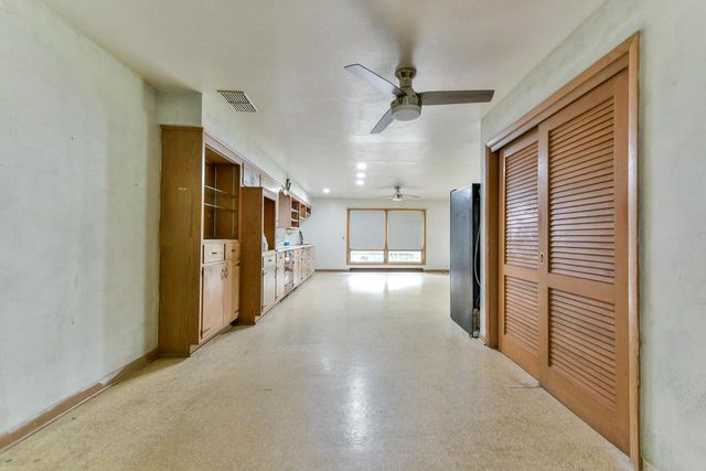 8974 S Chicago ROAD, Oak Creek, WI 53154