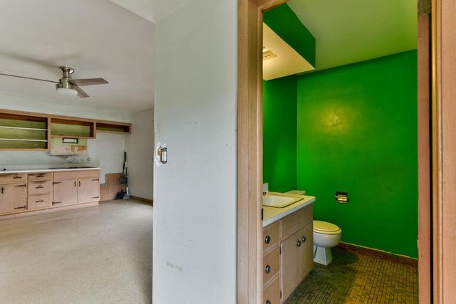 8974 S Chicago ROAD, Oak Creek, WI 53154