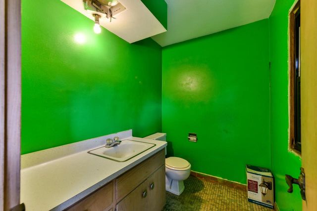 8974 S Chicago ROAD, Oak Creek, WI 53154