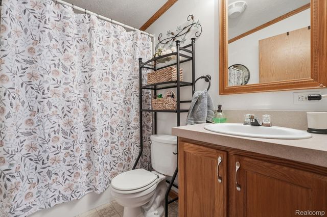37319 Stone Way, New Haven Village, MI 48048