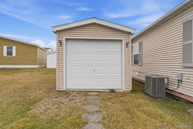 37319 Stone Way, New Haven Village, MI 48048
