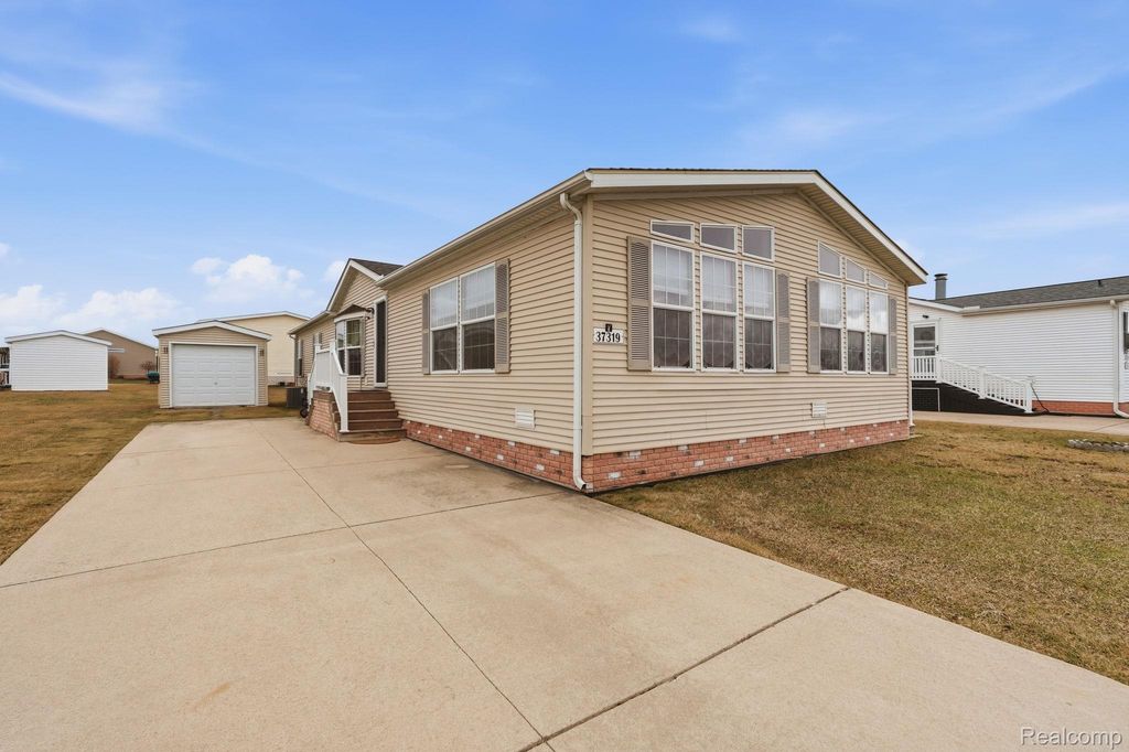 37319 Stone Way, New Haven Village, MI 48048