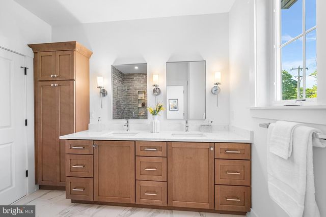 114 E 4TH AVE, Conshohocken, PA 19428