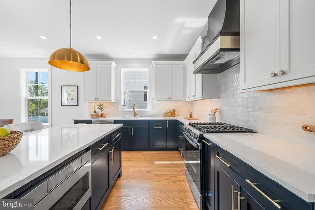 114 E 4TH AVE, Conshohocken, PA 19428