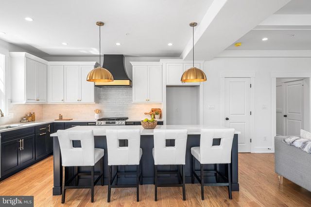 114 E 4TH AVE, Conshohocken, PA 19428