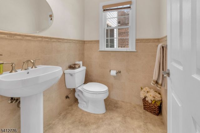 34 Kanouse Ln, Montville Twp., NJ 07045