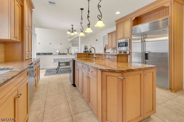 34 Kanouse Ln, Montville Twp., NJ 07045