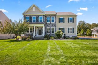 5 Continental Court, Monroe, NJ 08831