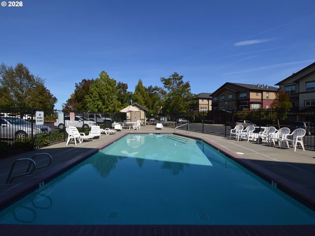 22838 Sw FOREST CREEK Dr 201, Sherwood, OR 97140