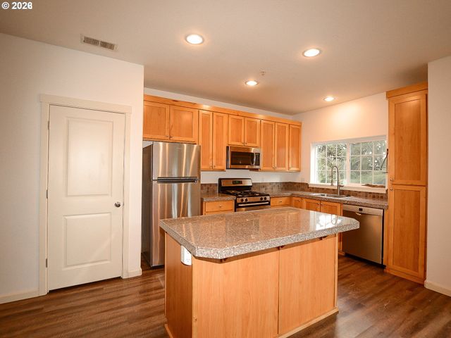 22838 Sw FOREST CREEK Dr 201, Sherwood, OR 97140