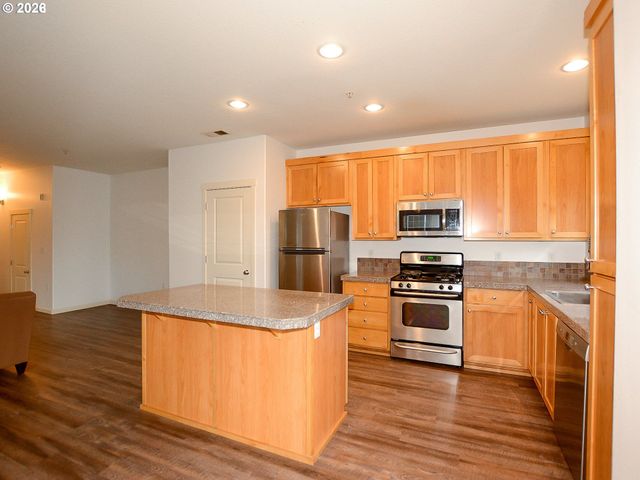 22838 Sw FOREST CREEK Dr 201, Sherwood, OR 97140