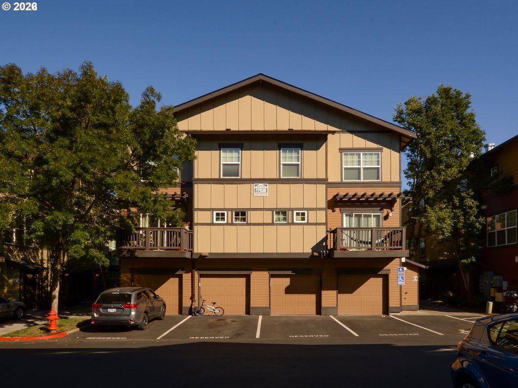 22838 Sw FOREST CREEK Dr 201, Sherwood, OR 97140