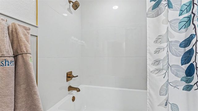 1413 HIDDEN CREEK LANE, Winter Haven, FL 33880