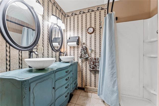 1767 S Eighty Eight Road, Greensboro, PA 15338