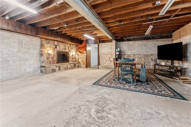 1767 S Eighty Eight Road, Greensboro, PA 15338