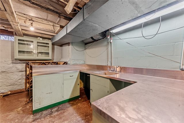 1767 S Eighty Eight Road, Greensboro, PA 15338