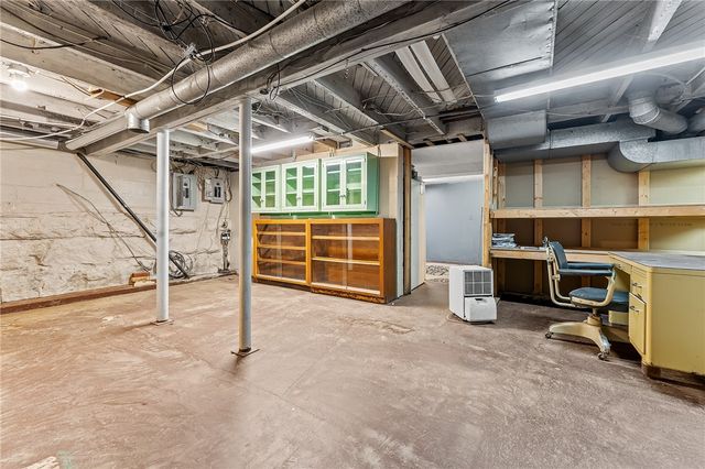 1767 S Eighty Eight Road, Greensboro, PA 15338