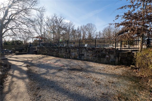 1767 S Eighty Eight Road, Greensboro, PA 15338