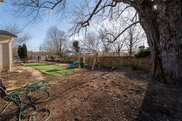 1767 S Eighty Eight Road, Greensboro, PA 15338