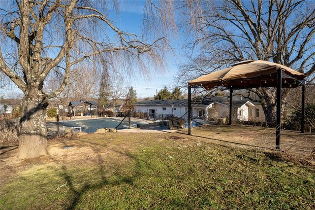 1767 S Eighty Eight Road, Greensboro, PA 15338