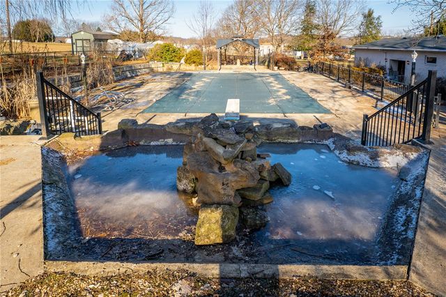 1767 S Eighty Eight Road, Greensboro, PA 15338