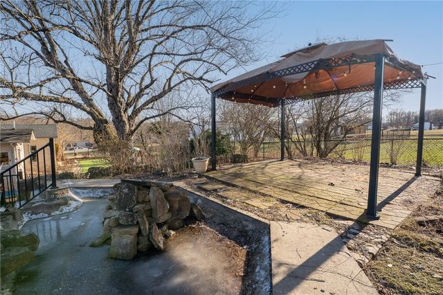 1767 S Eighty Eight Road, Greensboro, PA 15338